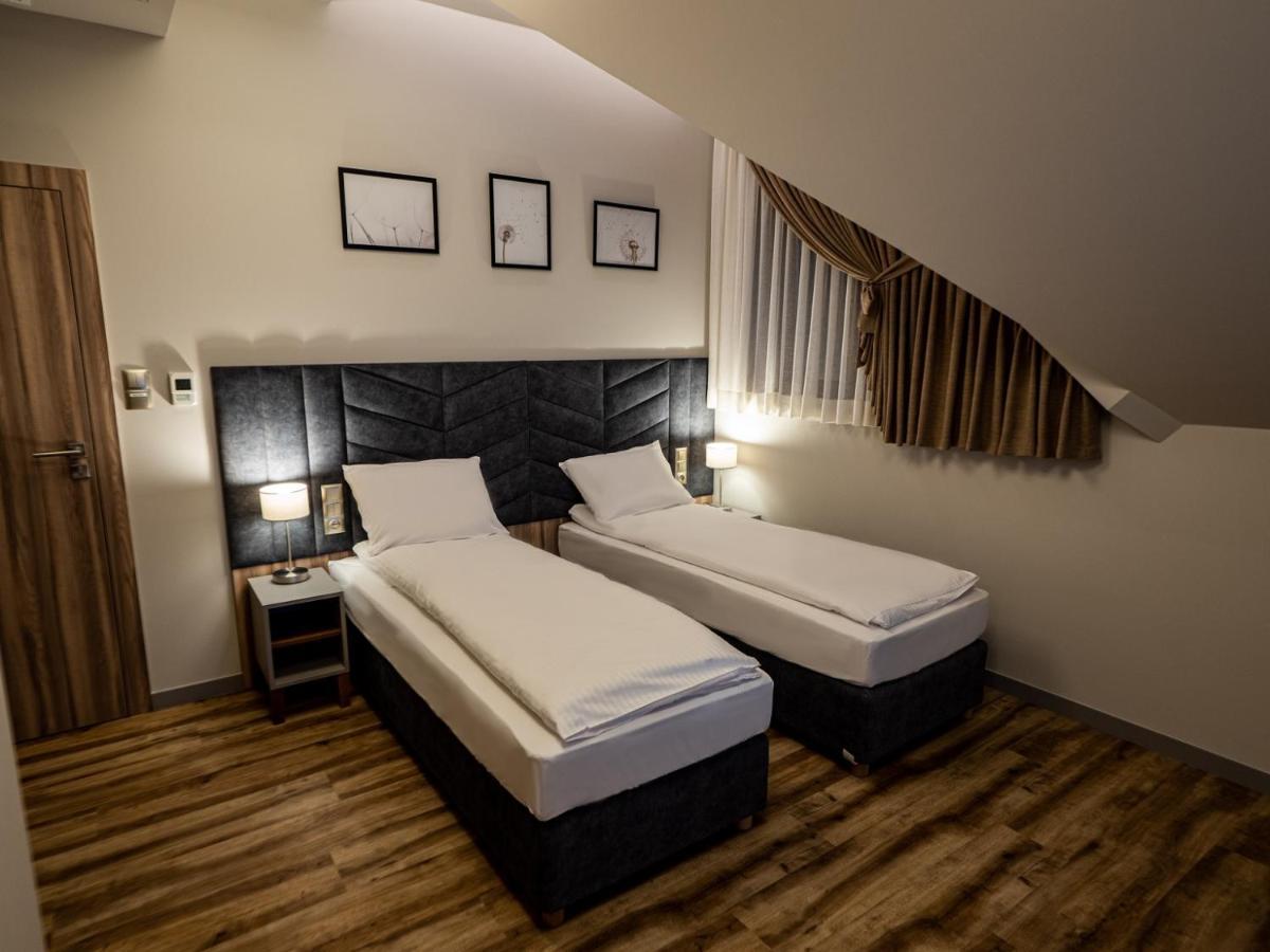 Villa & Gospoda Krakowska Kobiernice Екстер'єр фото