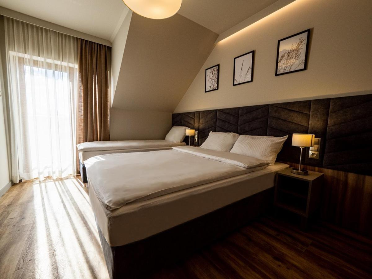 Villa & Gospoda Krakowska Kobiernice Екстер'єр фото