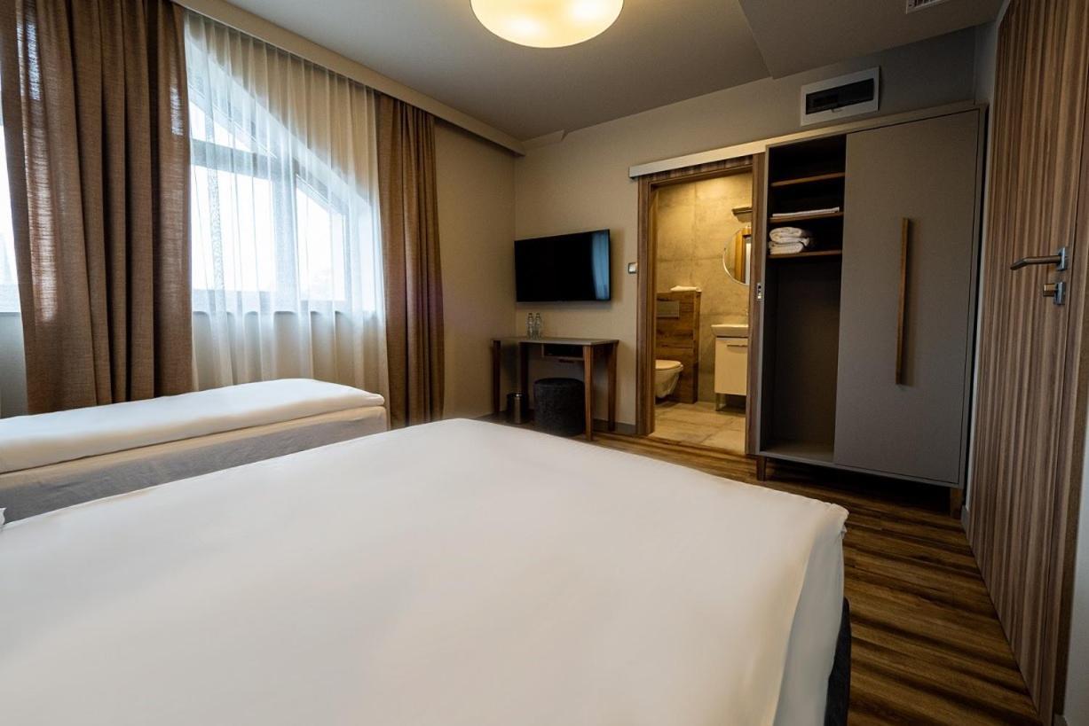 Villa & Gospoda Krakowska Kobiernice Екстер'єр фото