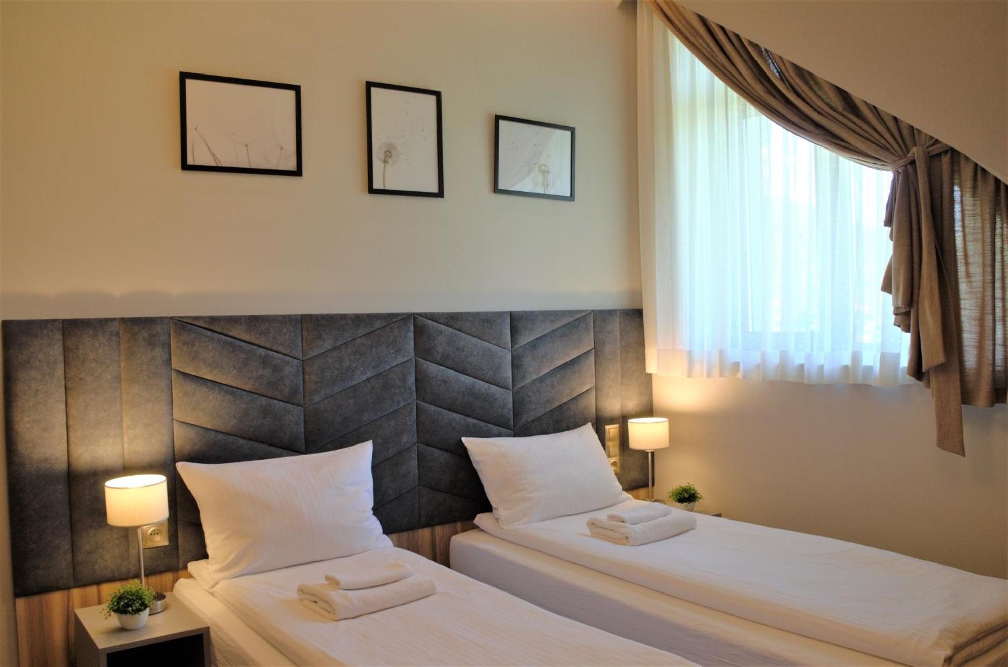 Villa & Gospoda Krakowska Kobiernice Екстер'єр фото