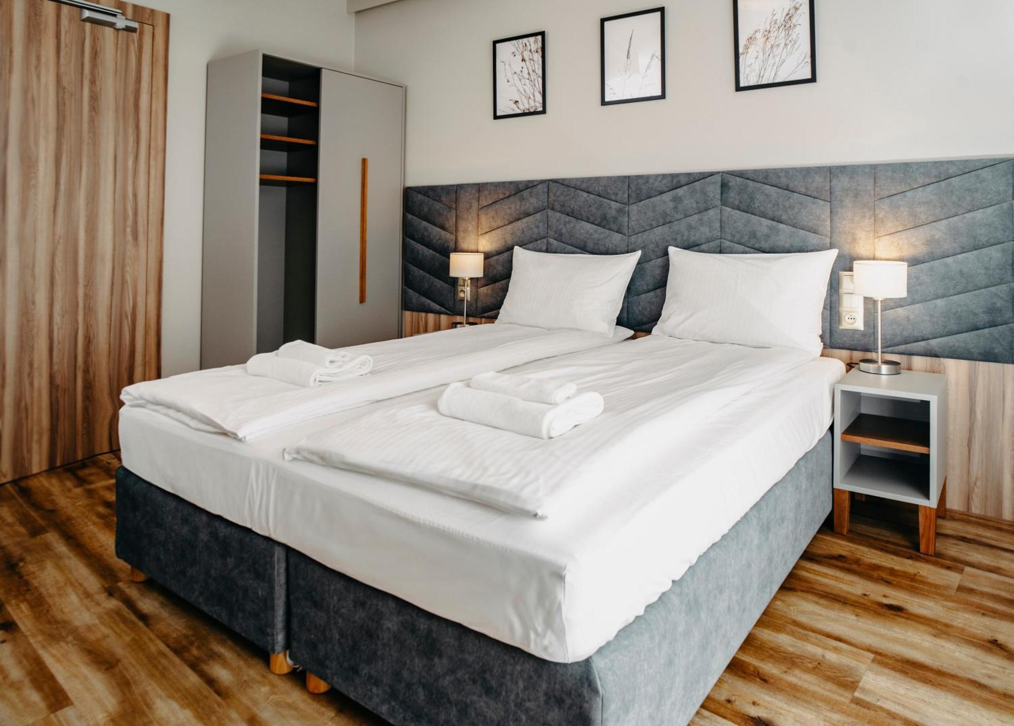 Villa & Gospoda Krakowska Kobiernice Екстер'єр фото